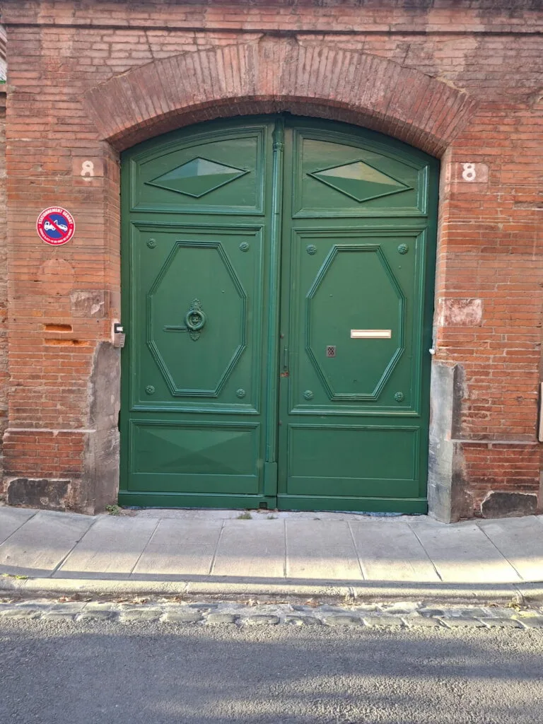 rénovation de porte cochère à Toulouse